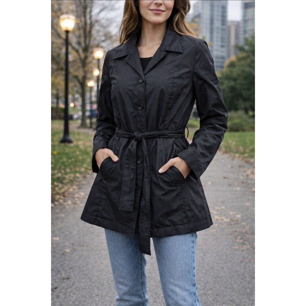 Black lightweight windbreaker jacket Size M Charlotte Russe belted polyester *